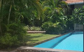 Villa Jati - Private Poolside Villa Central Lovina